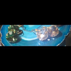 ❌SOLD❌ of dangling crystal sorrelli crstl earring